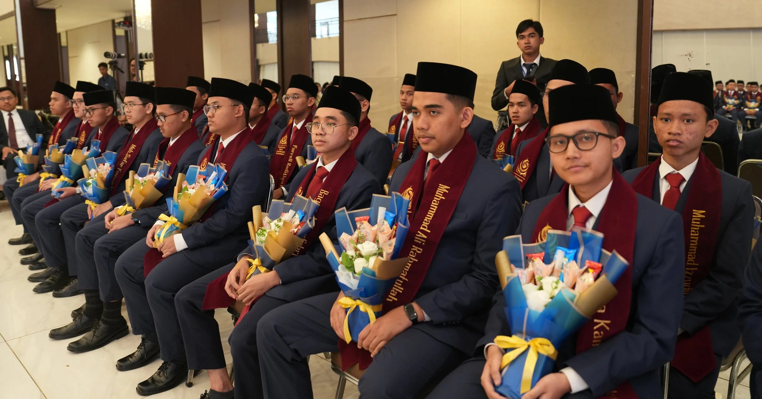 Foto 3 dari album Wisuda Sponsor Tahfidz 2025